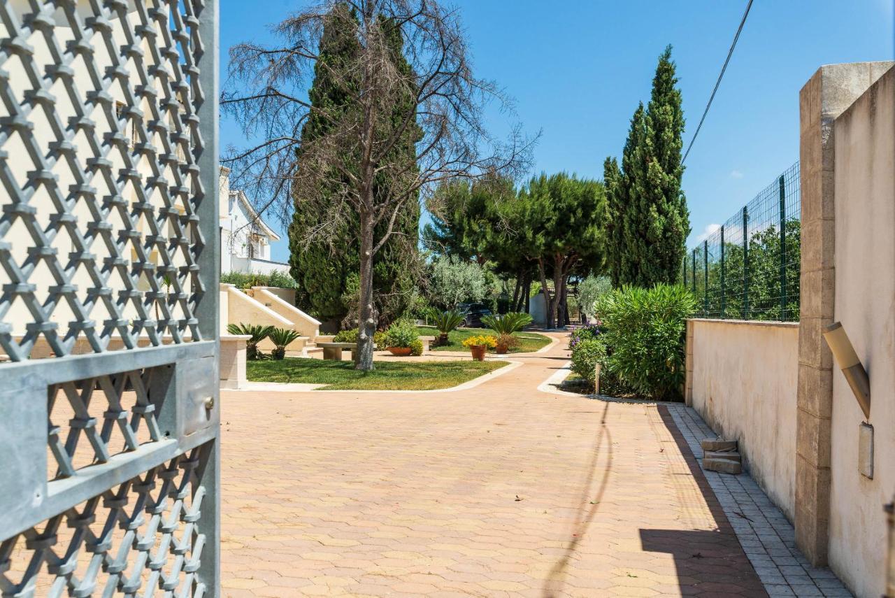 Casa Agapantus Con Piscina Da Giugno Apartment Bari Luaran gambar
