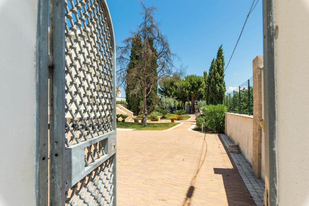 Casa Agapantus Con Piscina Da Giugno Apartment Bari Luaran gambar